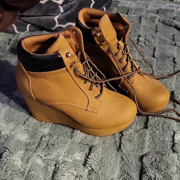 Wedge Fashion Construction boot - Picture 1 of 5